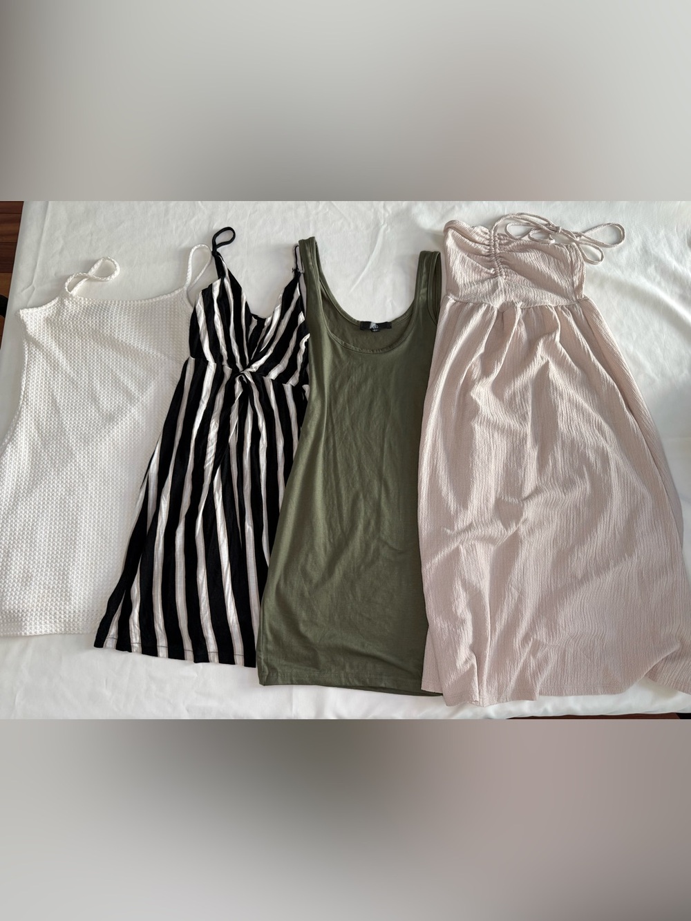 4 women’s mini dresses collection sz xs/0